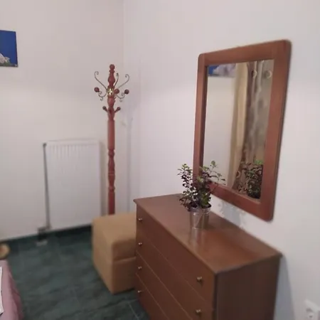 Odisseas Apartman *